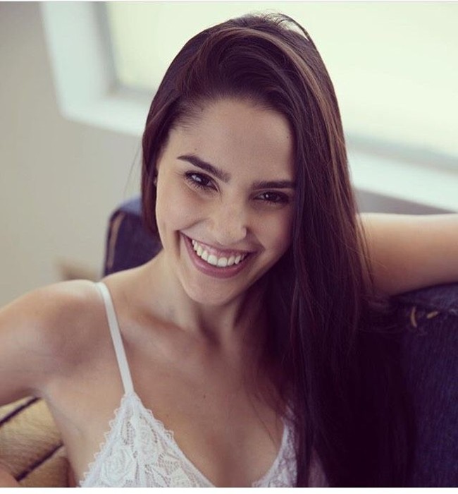 Setelah jatuh cinta pada dunia aviasi, Ana mulai berbagi foto perjalanannya kepada 49 ribu lebih pengikut di Instagramnya. Foto: Dok. Instagram @anapaulacespedes