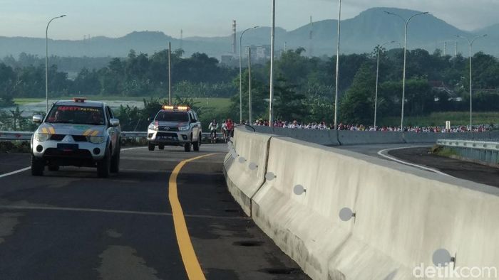 Tol Pasuruan-Probolinggo. Foto: M Rofiq Tol Pasuruan-Probolinggo. Foto: M Rofiq