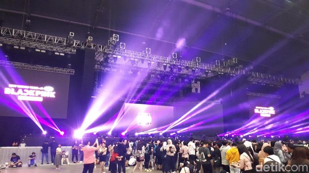 Konser BLACKPINK hari pertama di ICE