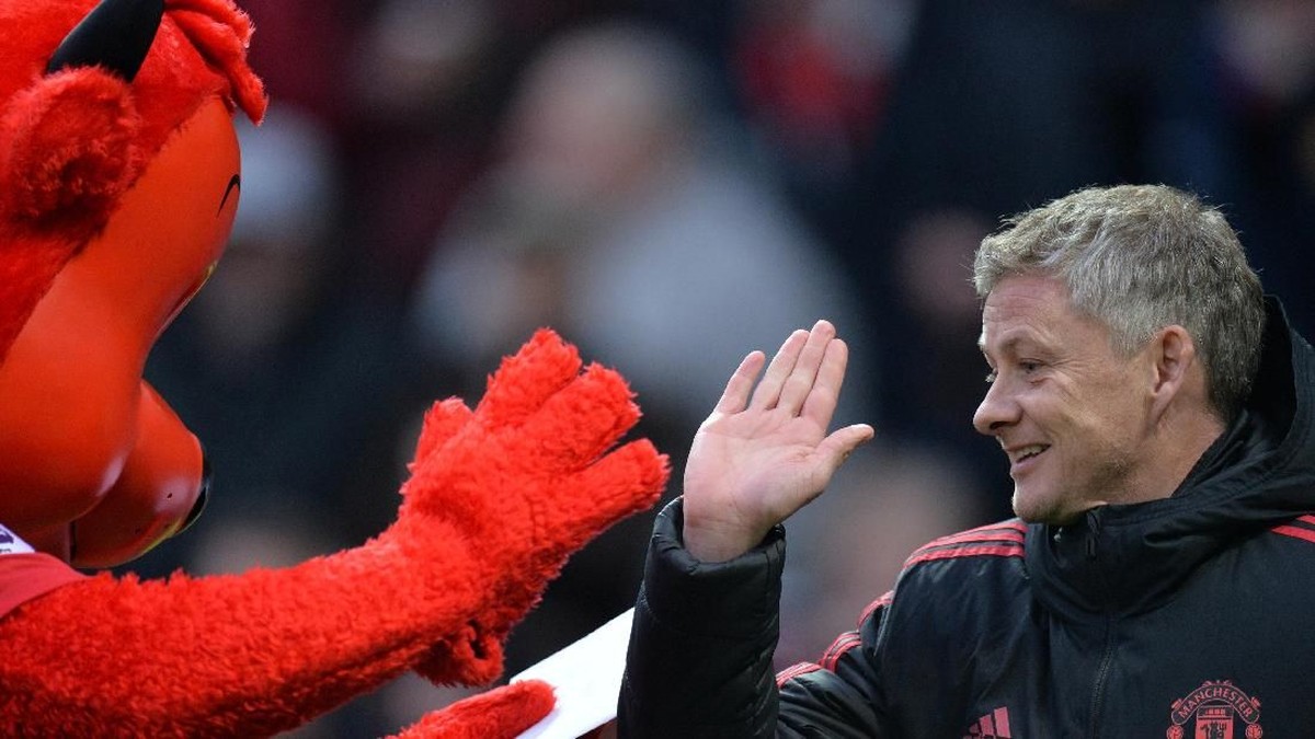 Ole Gunnar Solskjaer muncul di iklan tiket musiman Man United musim depan. Sinyal kuat Solskjaer akan jadi manajer permanen MU. (Foto: Peter Powell/Reuters)