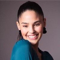 “Hal paling keren tentang menjadi pilot adalah kamu dapat mengenal begitu banyak tempat dan terkadang kamu berada di lebih dari dua tempat dalam sehari yang sangat keren,” terang Ana. Foto: Dok. Instagram @anapaulacespedes