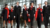 Maskapai Air France sudah terkenal dengan seragamnya yang paling stylish. Seragam ini dirancang oleh desainer terkenal Prancis, Christian Lacroix. Istimewa/says.com.