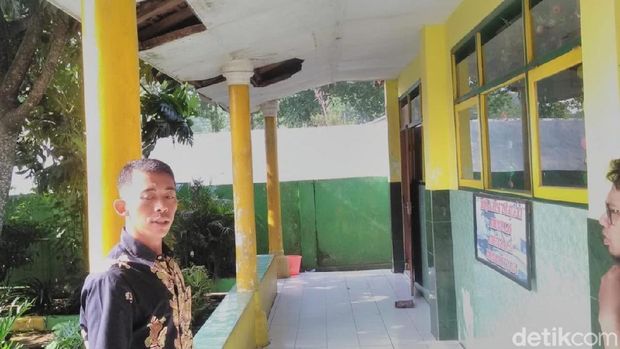 Tak Ada Anggaran, Atap SD di Malang Berlubang Bertahun-tahun