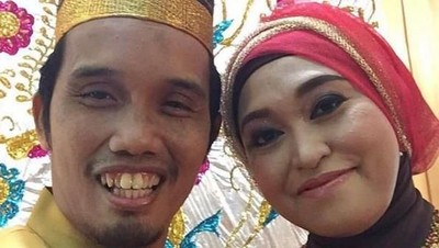 Sosok Istri Tercinta di Mata Ustaz Maulana: Wanita Soleha