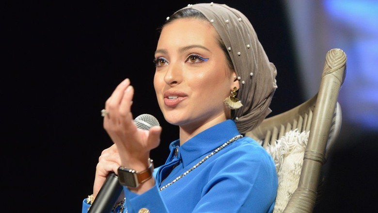 Duh! Jurnalis Muslim Perempuan AS Ditulis Jadi Aktris Pakistan oleh Vogue Duh! Jurnalis Muslim Perempuan AS Ditulis Jadi Aktris Pakistan oleh Vogue