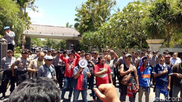 Geruduk Kongres, Suporter Desak Reformasi Total di PSSI
