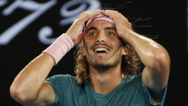 Ekspresi tak percaya Stefanos Tsitsipas usai mengalahkan Roger Federer 