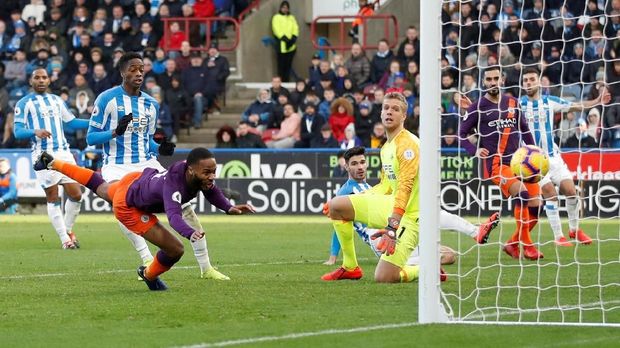 Manchester City kalahkan Huddersfield 3-0. (