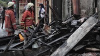 Diduga api berasal dari kompor warga yang sedang memasak.