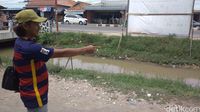 Ini Sungai Tempat Warga Indramayu Berburu Uang Jutaan Rupiah