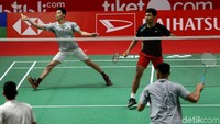 Jumlah tersebut terdiri atas 8 wakil tunggal putra, 5 wakil tunggal putri, 6 wakil ganda putra, 10 wakil ganda putri dan 8 wakil di sektor ganda campuran.