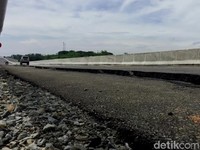 Fakta di Balik Rusaknya Jalan Tol yang Baru Diresmikan Jokowi