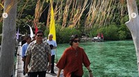 Ia juga menyempatkan diri berkunjung ke Raja Ampat Dive Lodge (smindrawati/Instagram)  