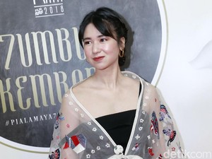 Jenguk Jefri Nichol, Laura Basuki Bawa Nasi Bebek