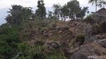 Penampakan Batu Bersusun yang Bikin Geger di Garut