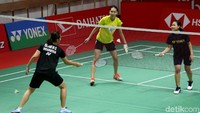 Hasil drawing di sektor ganda putra pun tak jauh berbeda. Ada empat ganda putra Indonesia yang berada dalam satu grup (grup atas). Empat ganda putra Indonesia ini berpeluang menjalani perang saudara pada babak kedua hingga perempat final.