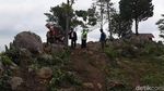 Penampakan Batu Bersusun yang Bikin Geger di Garut