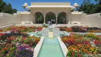 Taman keren selanjutnya menurut saya adalah Indian Char Barh Garden. Ini adalah taman bergaya India abad ke-16 dan 17. Wajib bawa kamera deh kalau ke taman ini (Fitraya/detikTravel)  