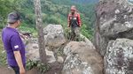 Penampakan Batu Bersusun yang Bikin Geger di Garut