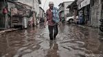 Banjir Rob, Anak-anak Tidak Peduli yang Penting Senang