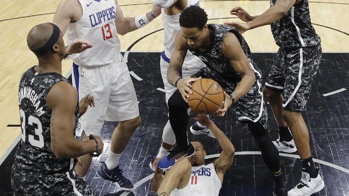 San Antonio Spurs dikalahkan LA Clippers (AP Photo/Eric Gay) San Antonio Spurs dikalahkan LA Clippers (AP Photo/Eric Gay)