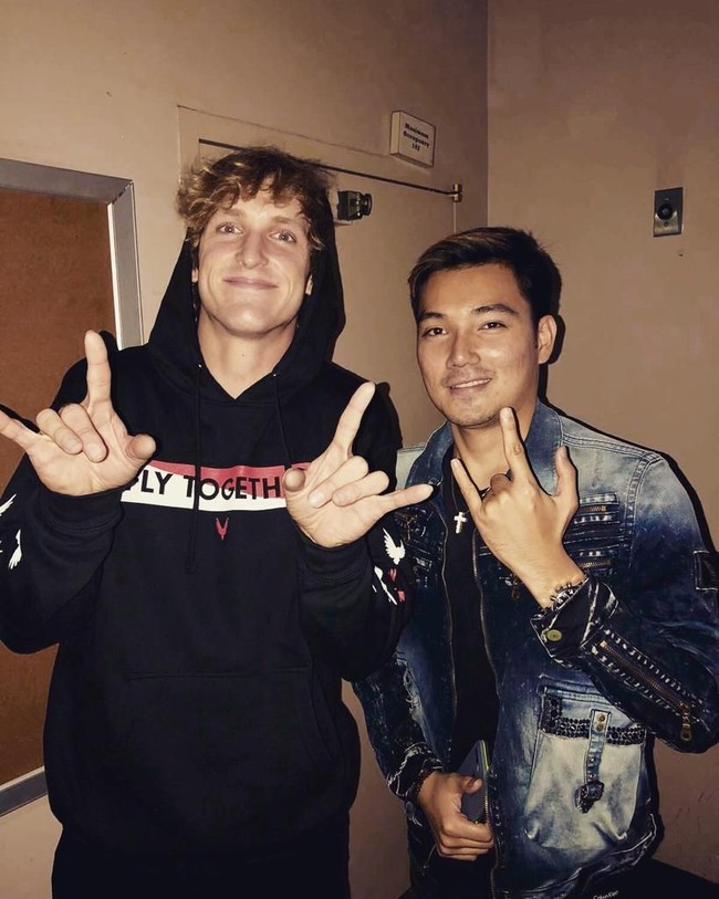 Inilah kebersamaan Beneval dengan Youtuber idolanya, Logan Paul. Beneval menjelaskan bahwa channel Youtubenya bersama empat teman lainnya itu berbeda dari lainnya. Ada program untuk mengabulkan permintaan orang-orang yang ingin jadi artis dalam semalam. Foto: dok. Beneval