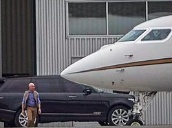 Diterpa Skandal Selingkuh, Jeff Bezos Tetap Tersenyum Lebar