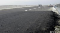 Jalan retak dan longsor talud di jalur tol Pemalang-Batang KM 321 dan KM 321+600 sudah dibereskan pihak kontraktor, PT Sumber Mitra Jaya (SMJ). Hari ini, Senin (21/1/2019) sudah tidak tampak lagi keretakan di bahu jalan KM 321+600. 