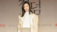 Dari dunia K-Pop, ada nama Bae Doona yang sukses di runaway sebagai model namun kini membintangi sejumlah film dan serial, salah satunya serial Netflix Kingdom.  Foto: Dok. Netflix