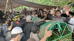 Ribuan Orang Lepas Kepergian Istri Ustaz Maulana