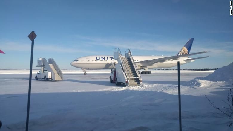 Penumpang United Airlines 16 Jam Terdampar di Suhu -30 Derajat Celsius Penumpang United Airlines 16 Jam Terdampar di Suhu -30 Derajat Celsius