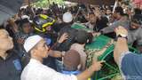 Ribuan Orang Lepas Kepergian Istri Ustaz Maulana
