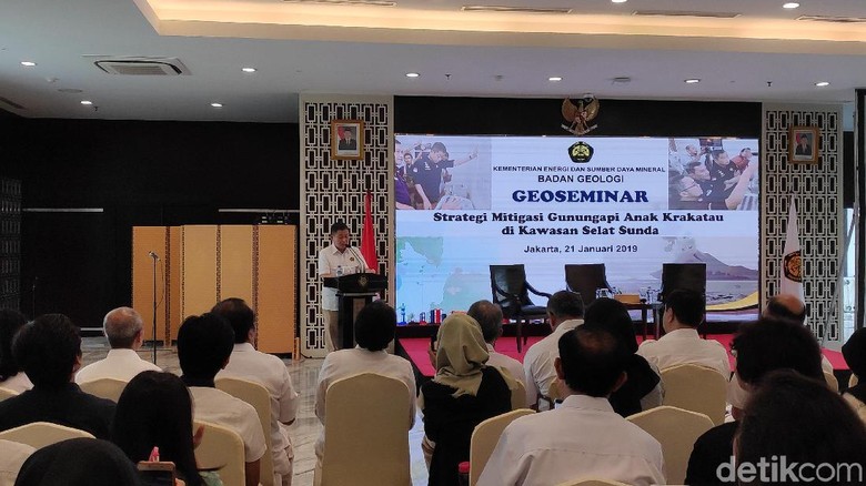 ESDM akan Pasang Alat Mitigasi Pantau Aktivitas Gunung Anak Krakatau ESDM akan Pasang Alat Mitigasi Pantau Aktivitas Gunung Anak Krakatau