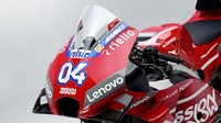 Bagian moncong motor ini masih mempertahankan sayap yang dipakai musim lalu. (www.ducati.com)