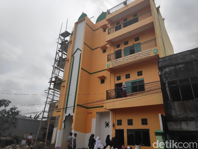 Foto: Masjid yang Dibangun Istri Ustad Maulana (Taufiqqurrahman/detikHOT) Foto: Masjid yang Dibangun Istri Ustad Maulana (Taufiqqurrahman/detikHOT)