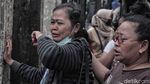 Tangis Pilu Korban Kebakaran Tomang