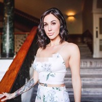 Kulit berwarna kecokelatan selalu dianggap seksi di negara-negara Barat. Hal itu pun disadari Lindsey, yang kini berusia 29 tahun. Setiap satu bulan sekali, Lindsey akan melakukan spray tan yang menghabiskan biaya Rp 3,9 jutaan setahun. Foto: Instagram/@mylindseyleigh