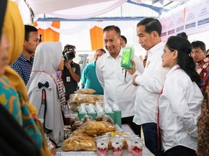 Buntut Panjang Jokowi Borong Sabun Cuci