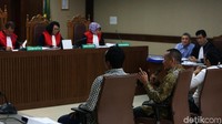 Dalam salah satu poin keterangannya, Nurhadi memberi penjelasan terkait uang yang ditemukan KPK di rumahnya dalam penggeledahan beberapa waktu lalu.
