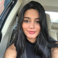 Terlepas dari kontroversi Sthefany Gutierrez, mahasiswi jurusan hukum kelahiran 1999 ini multi talenta dan memiliki bakat dalam menyanyi dan menari. Foto: Instagram @sthefanygutierrez1