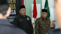Ketua Umum PP Pagar Nusa, Gus Nabil Haroen bersama Ketua Umum PBNU, KH Said Aqil Siroj saat hadiri Madrasah Kader Nahdlatul Ulama. Istimewa.