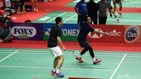 Pada babak pertama turnamen itu ada dua wakil tunggal putra Indonesia yanng akan bertanding berdasarkan hasil undian yang telah ditentukan. Kedua atlet itu adalah Anthony Sinisuka Ginting dan Tommy Sugiarto.