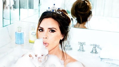 Gaya 8 Artis Pose Berendam di Dalam Bathtub, Glamor Hingga Super Seksi