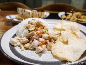 Chief Coffee: Santai Sore Ditemani Nasi Ayam Sambal Matah dan Kaya Toast