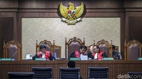 Amin Santono diyakini jaksa menerima suap terkait alokasi daerah tersebut.