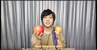 Unik! Youtuber Jepang Ini Bikin Musik dengan Suara Makan Apel 