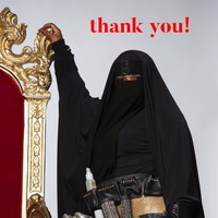 Meski pernah ia mendapatkan kecaman dari pelanggan yang tidak mau dilayani jika cadarnya tidak dilepas. Tapi, ia tetap konsisten memakai cadar di kesehariannya untuk membuktikan Islam itu damai. Foto: Instagram/NatashaSomalia