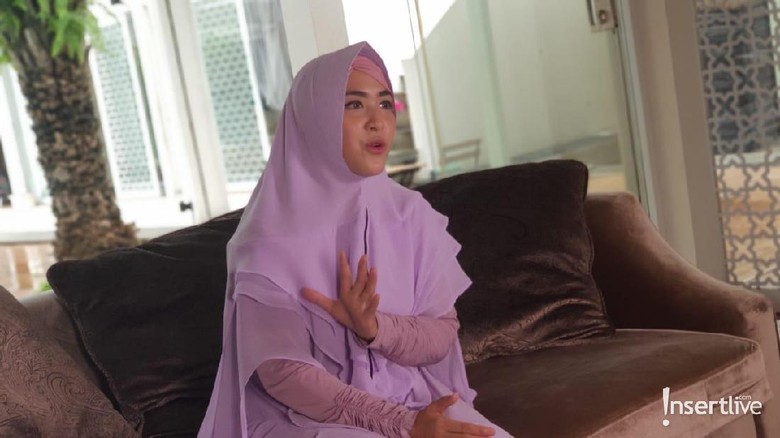 Curhat April Jasmine soal ASI eksklusif/ Foto: Marianus Harmita Curhat April Jasmine soal ASI eksklusif/ Foto: Marianus Harmita