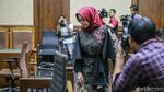 Berkerudung Merah, Eni Saragih Kembali Jalani Sidang Lanjutan
