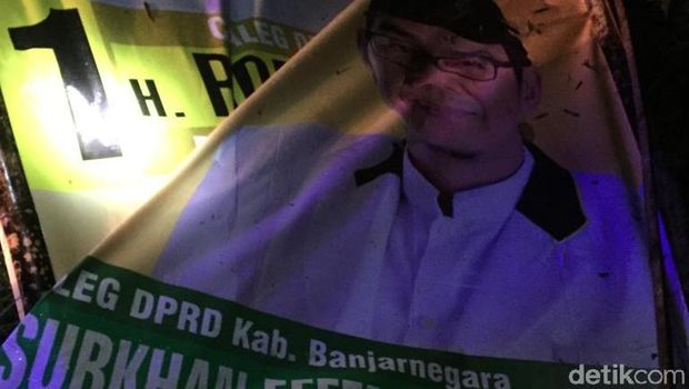 Warga Banjarnegara Tewas Tertimpa Baliho Caleg 
